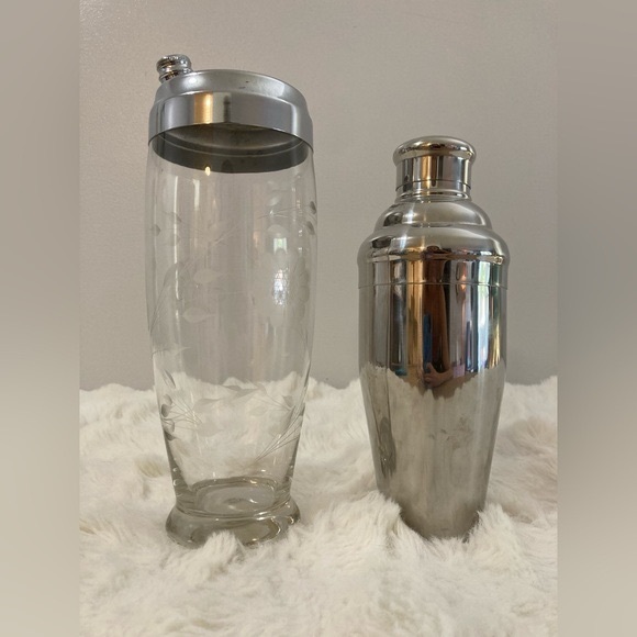 Extra Large Etched Glass Cocktail Shaker with Silver Lid - Picture 3 of 3